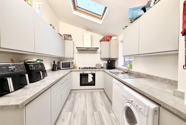 6 bed house, Rothesay Avenue, Radford, Nottingham, NG71PU - Image 1